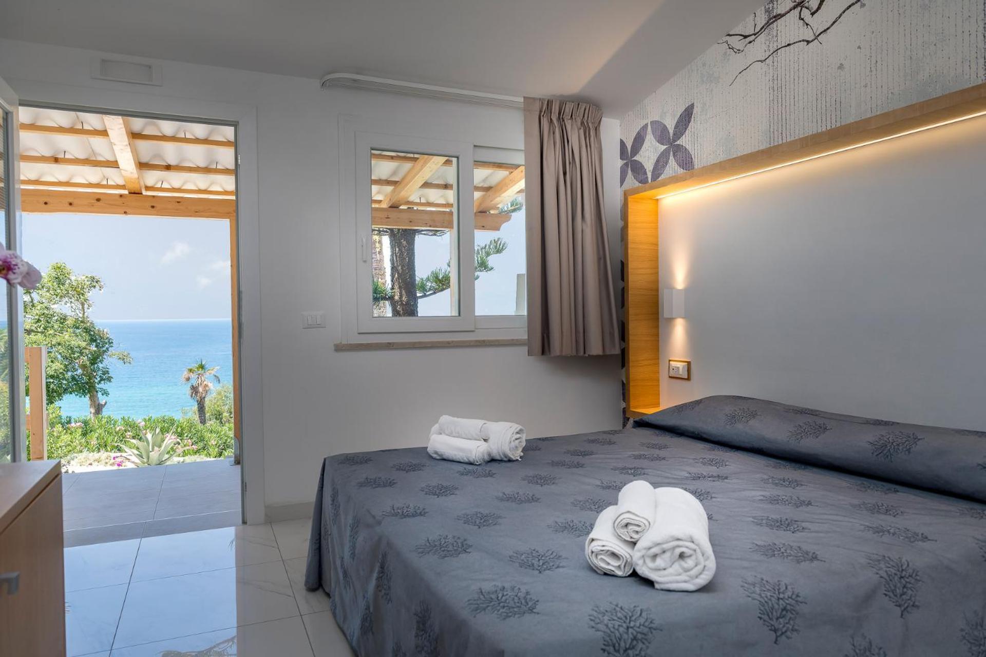 Hotel Villaggio Stromboli Санта-Доменіка Екстер'єр фото