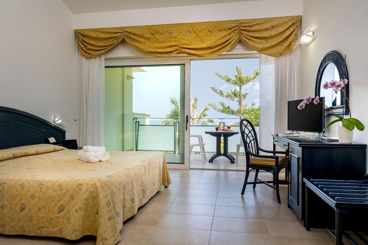 Hotel Villaggio Stromboli Санта-Доменіка Екстер'єр фото