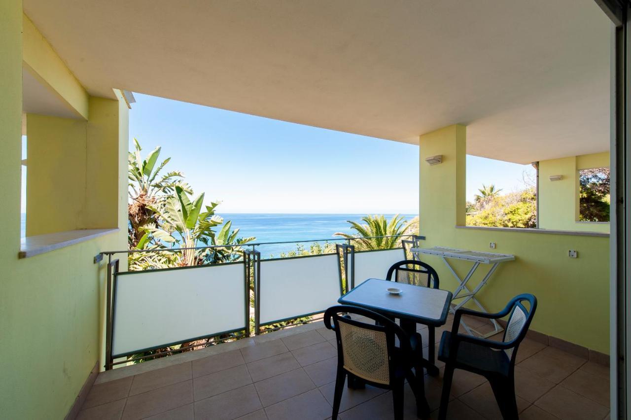 Hotel Villaggio Stromboli Санта-Доменіка Екстер'єр фото